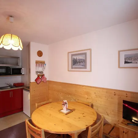 30 M² Avec Balcon, A Proximite Des Pistes Et Des Commerces, Animaux Acceptes - Fr-1-549-53 * Chamrousse